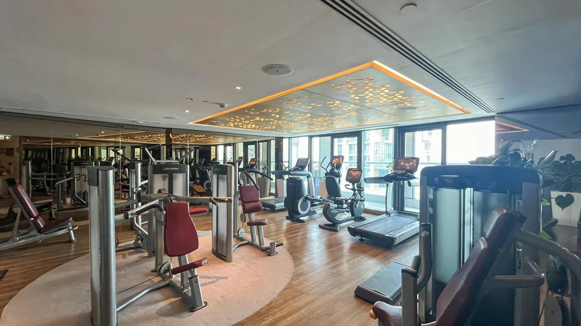 Luxury 1Br Apartment In Paramount Top-Floor Retreat 두바이 아랍에미리트